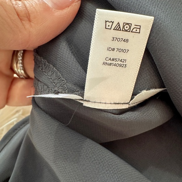 LOFT Black & Gray Geometric Print Tank Top – Size S - Picture 13 of 13